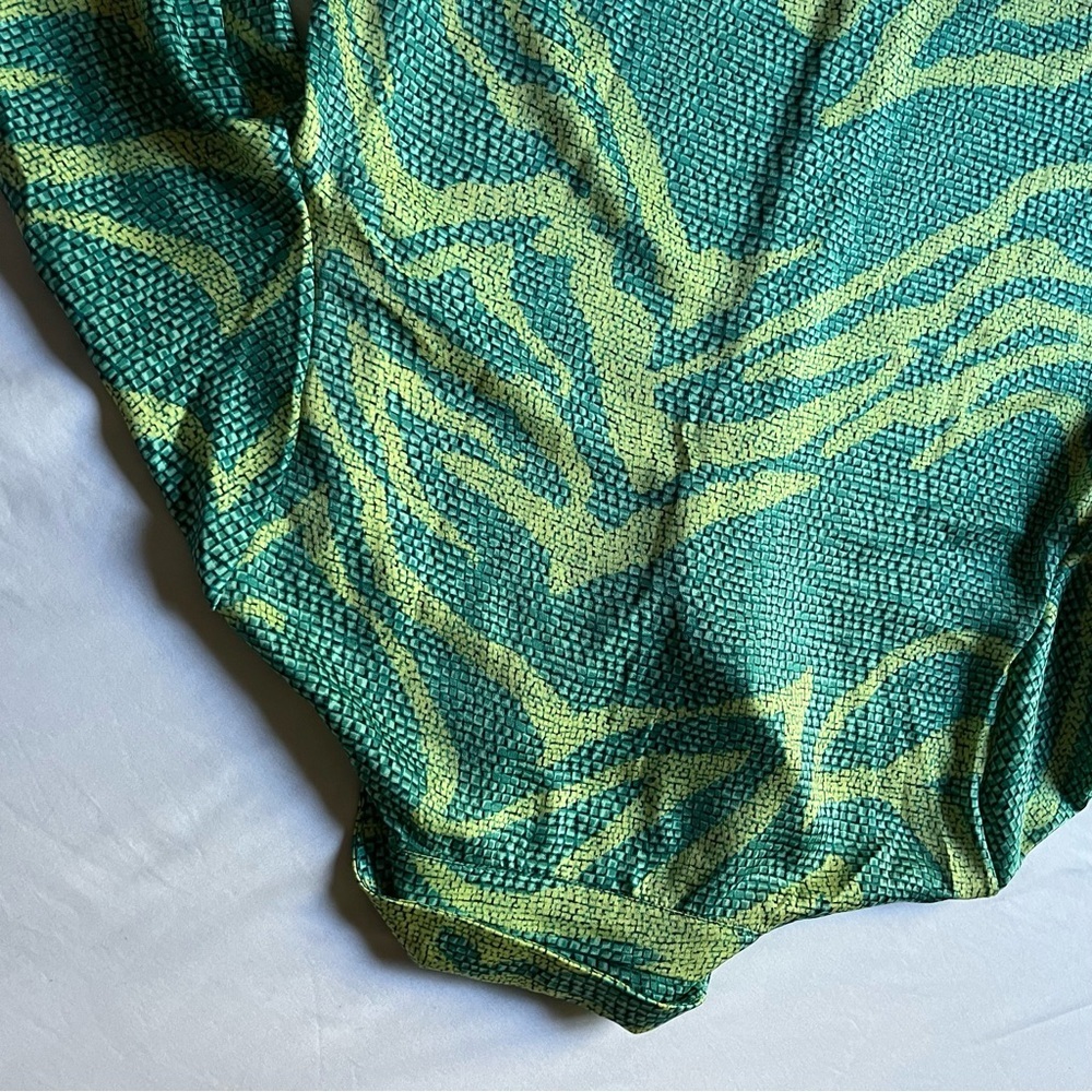 Bucket List Green Printed Button Up Long Puff Sle… - image 4